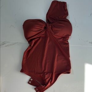 Express One-Shoulder body contour Bodysuit